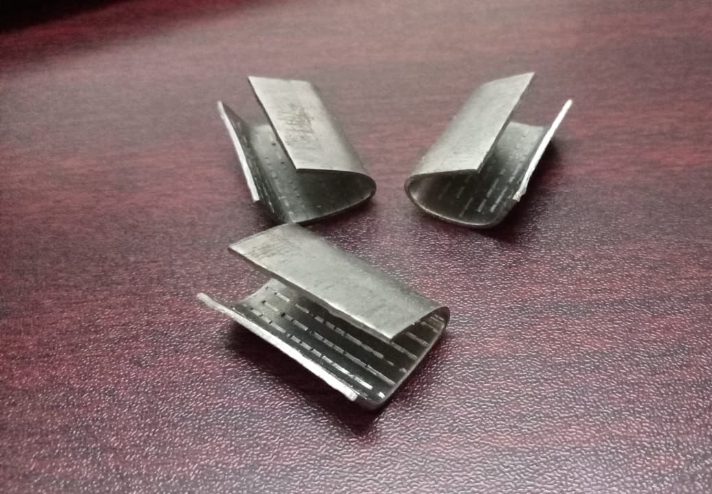 Strapping clips